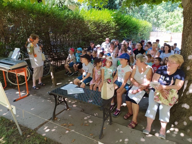 Ifjúsági és Vakációs Bibliahét 74